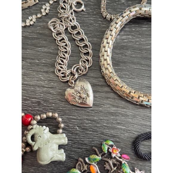 VTG Silver Tone Lot Of 27 Costume Bracelet Jewelry Beaded Cuffs Chain Stretch - Picture 2 of 13